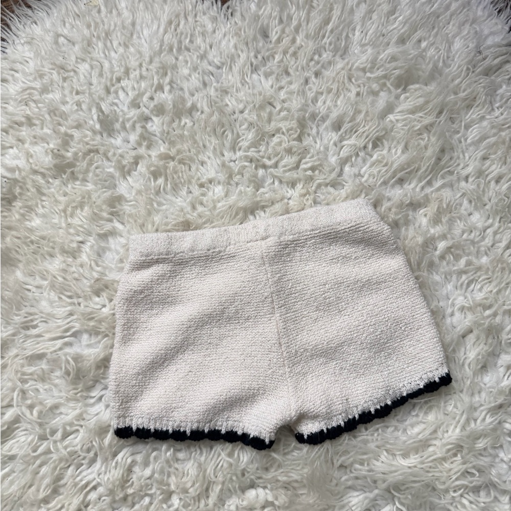 Zara Ivory and Black Knit Shorts - Picture 3 of 3